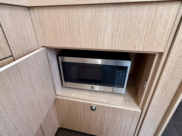  Yacht Photos Pics 2022 Bavaria Sr41 - Image 26