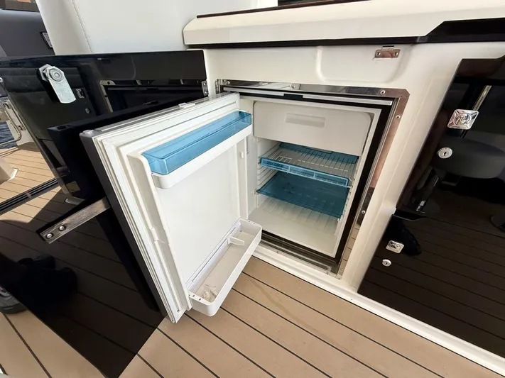  Yacht Photos Pics 2022 Bavaria Sr41 - Image 15