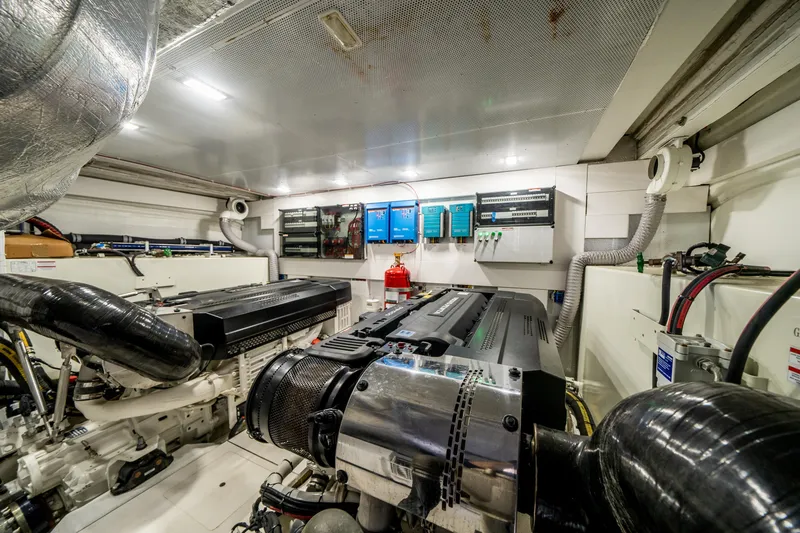  Yacht Photos Pics 2019-Galeon-640-Fly-MarineMax-Yacht-Center