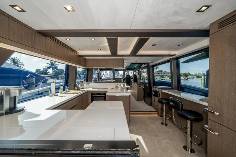  Yacht Photos Pics 2019-Galeon-640-Fly-MarineMax-Yacht-Center