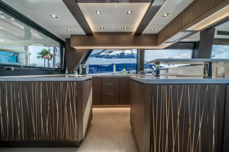  Yacht Photos Pics 2019-Galeon-640-Fly-MarineMax-Yacht-Center