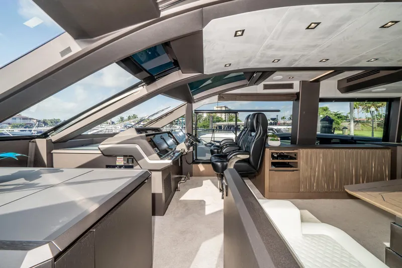  Yacht Photos Pics 2019-Galeon-640-Fly-MarineMax-Yacht-Center