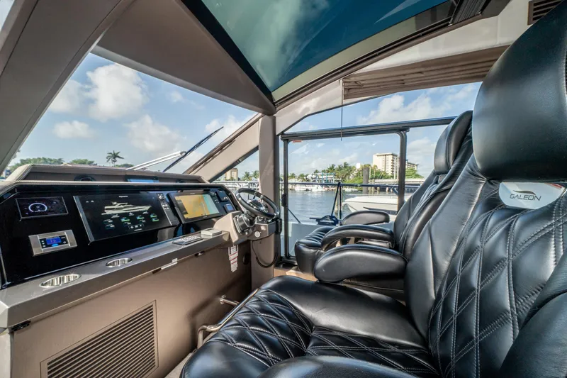  Yacht Photos Pics 2019-Galeon-640-Fly-MarineMax-Yacht-Center