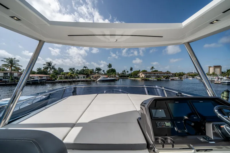  Yacht Photos Pics 2019-Galeon-640-Fly-MarineMax-Yacht-Center