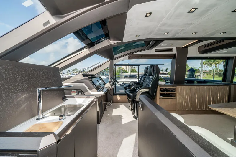  Yacht Photos Pics 2019-Galeon-640-Fly-MarineMax-Yacht-Center