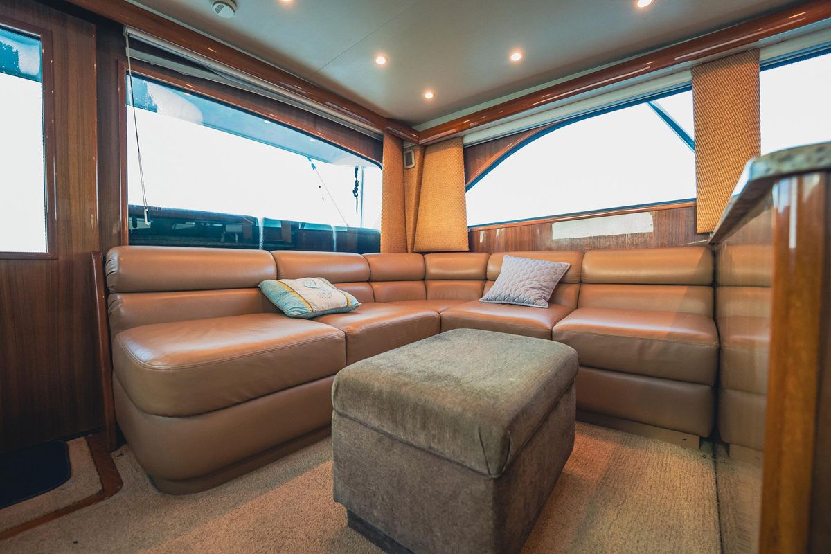 2005 Viking 48 