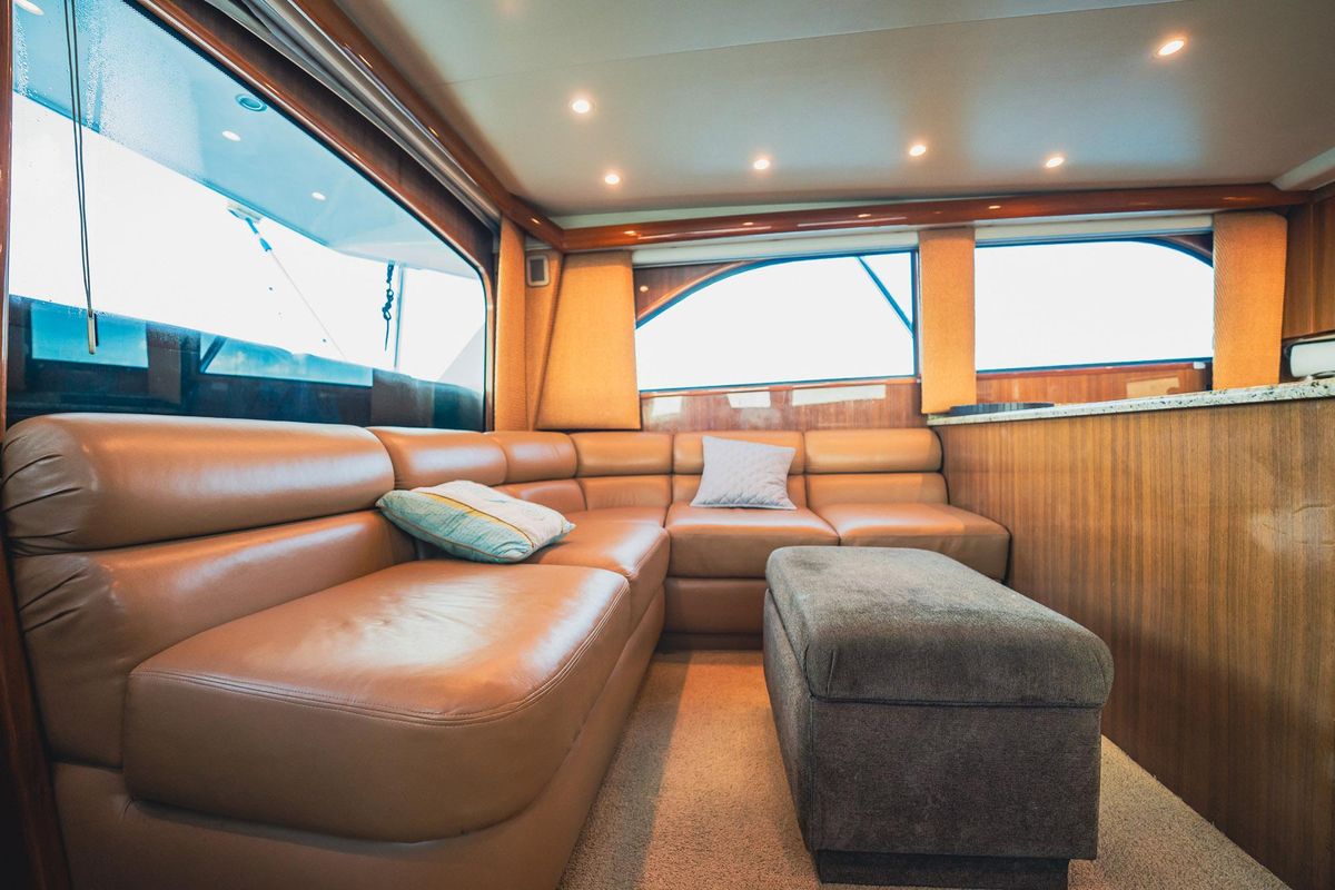 2005 Viking 48 