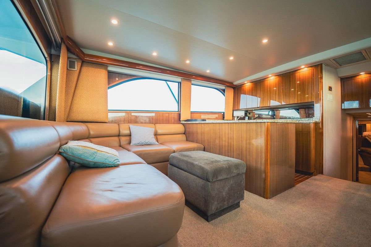 2005 Viking 48 