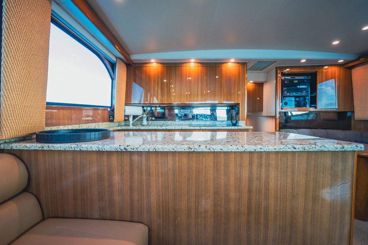 2005 Viking 48 