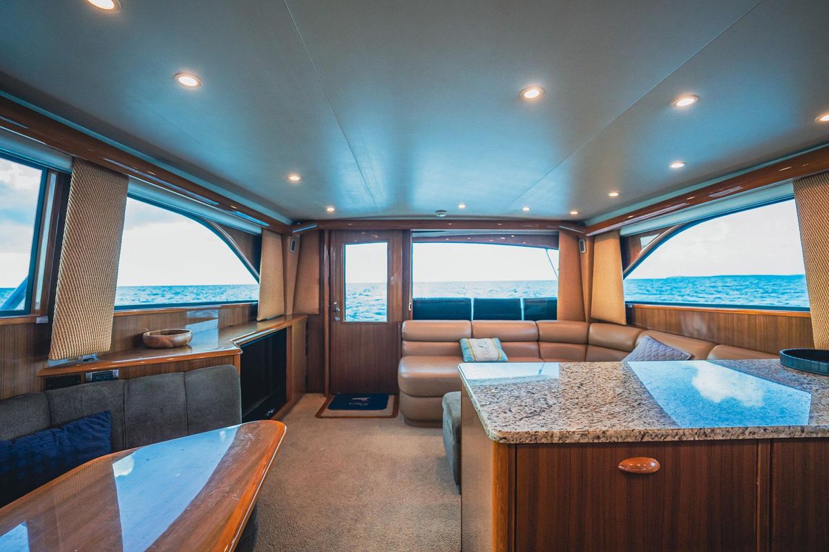 2005 Viking 48 