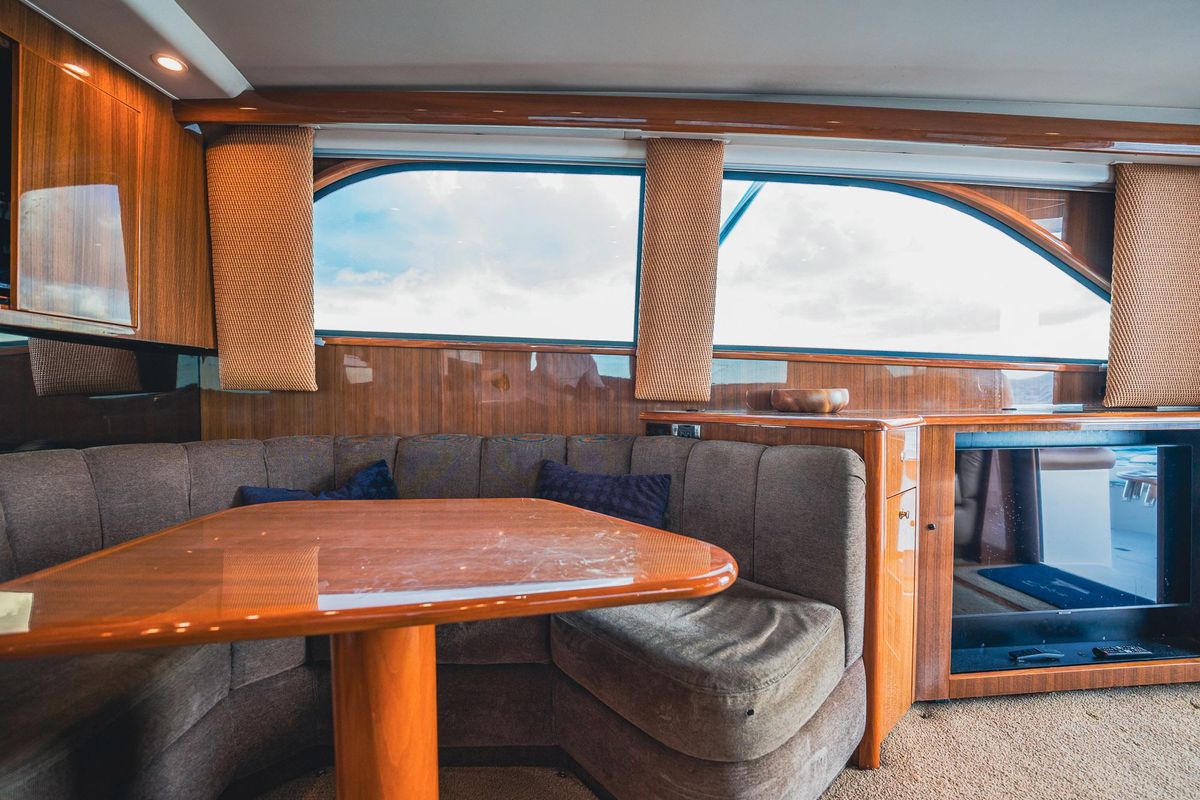 2005 Viking 48 