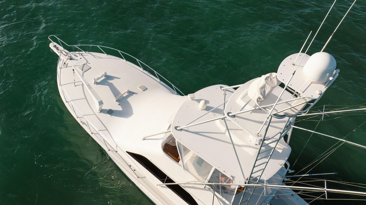 2005 Viking 48 
