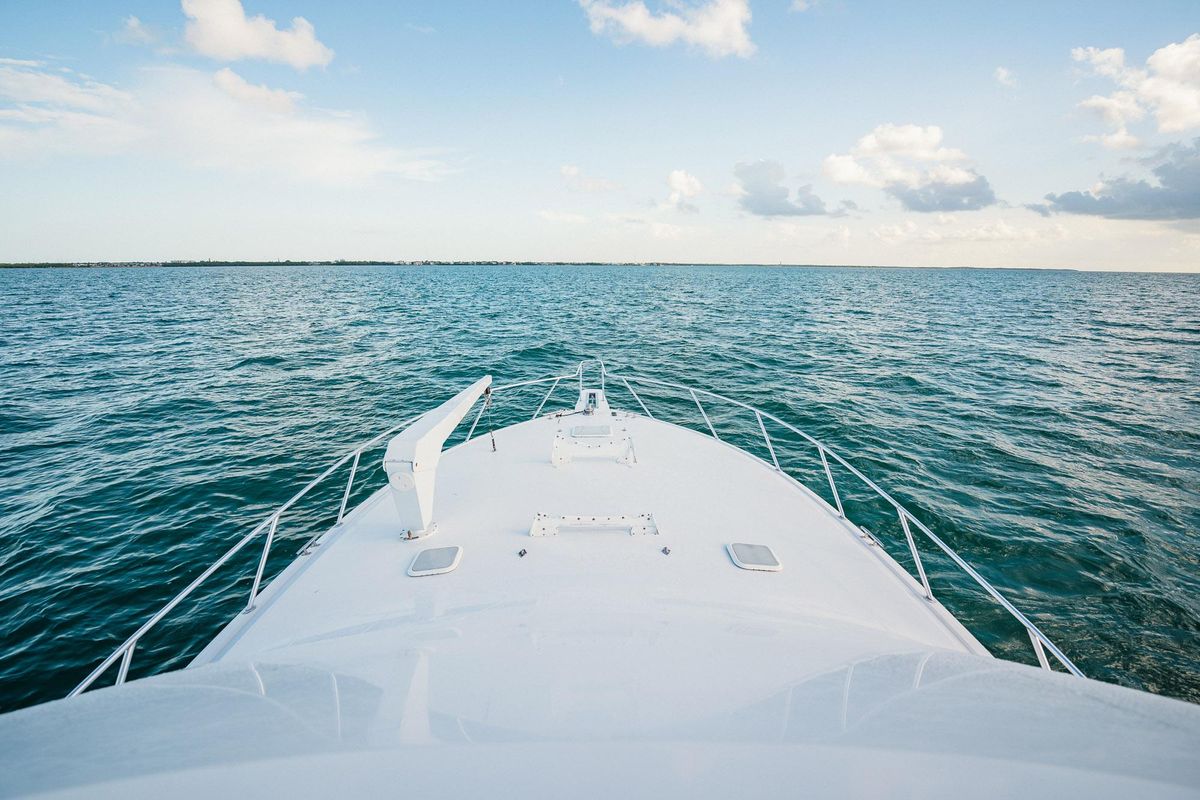 2005 Viking 48 