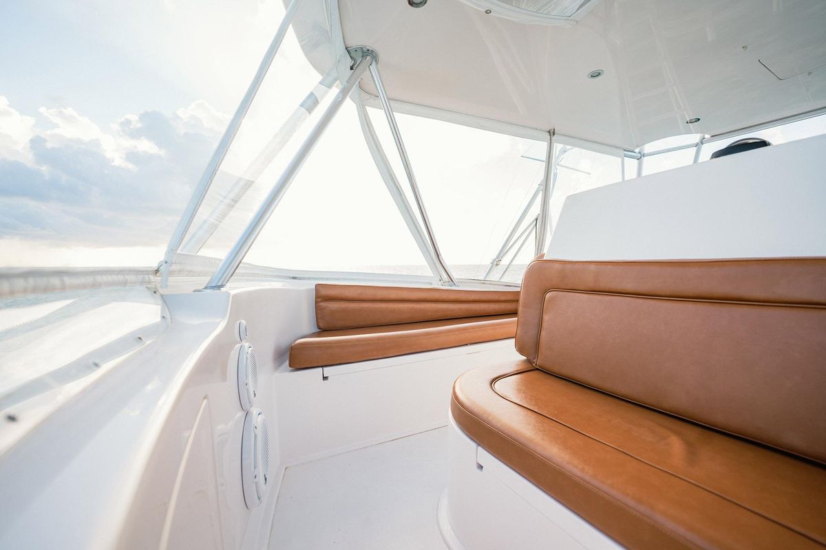 2005 Viking 48 