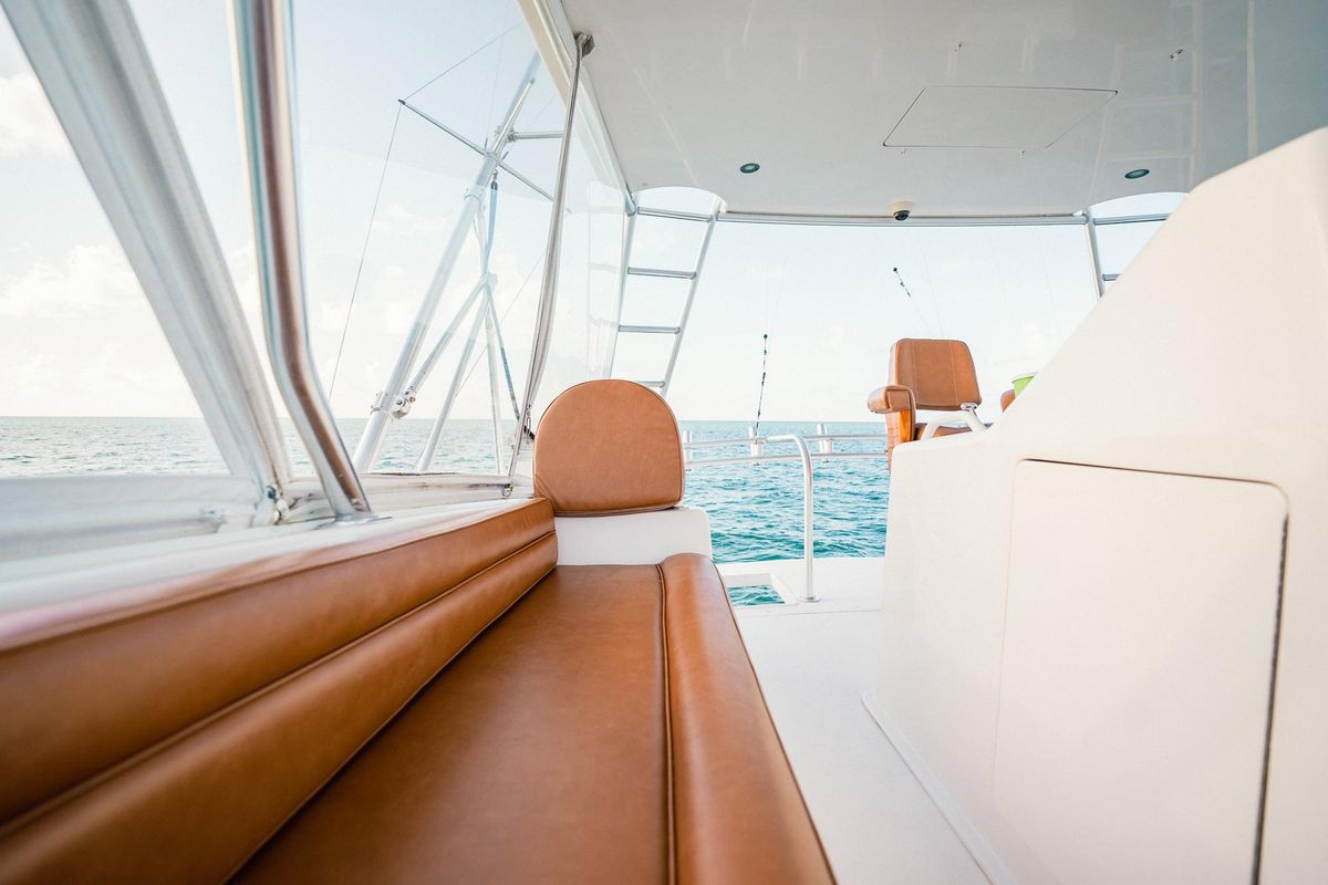 2005 Viking 48 