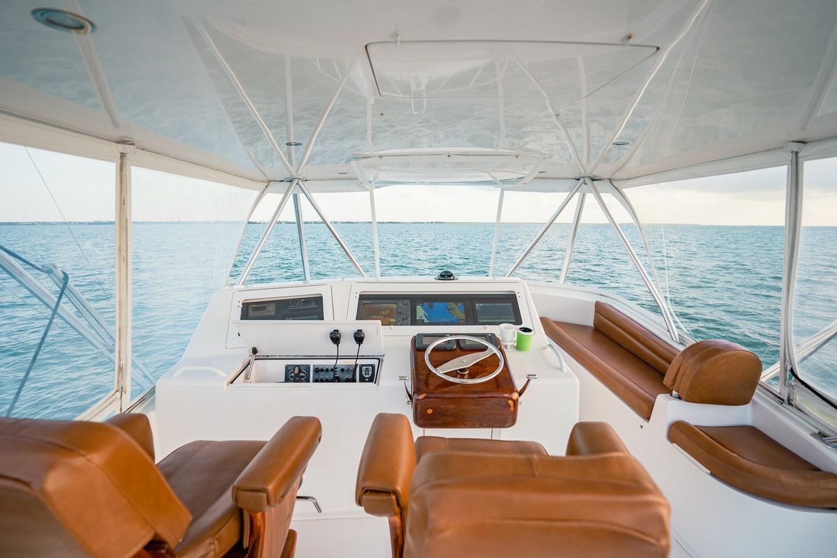 2005 Viking 48 