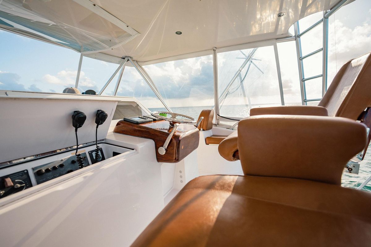 2005 Viking 48 