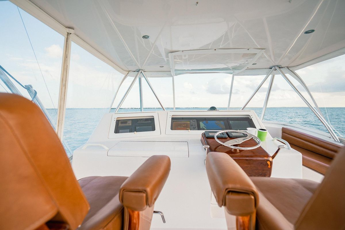2005 Viking 48 