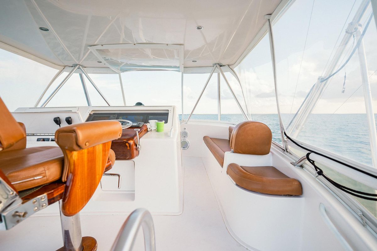 2005 Viking 48 