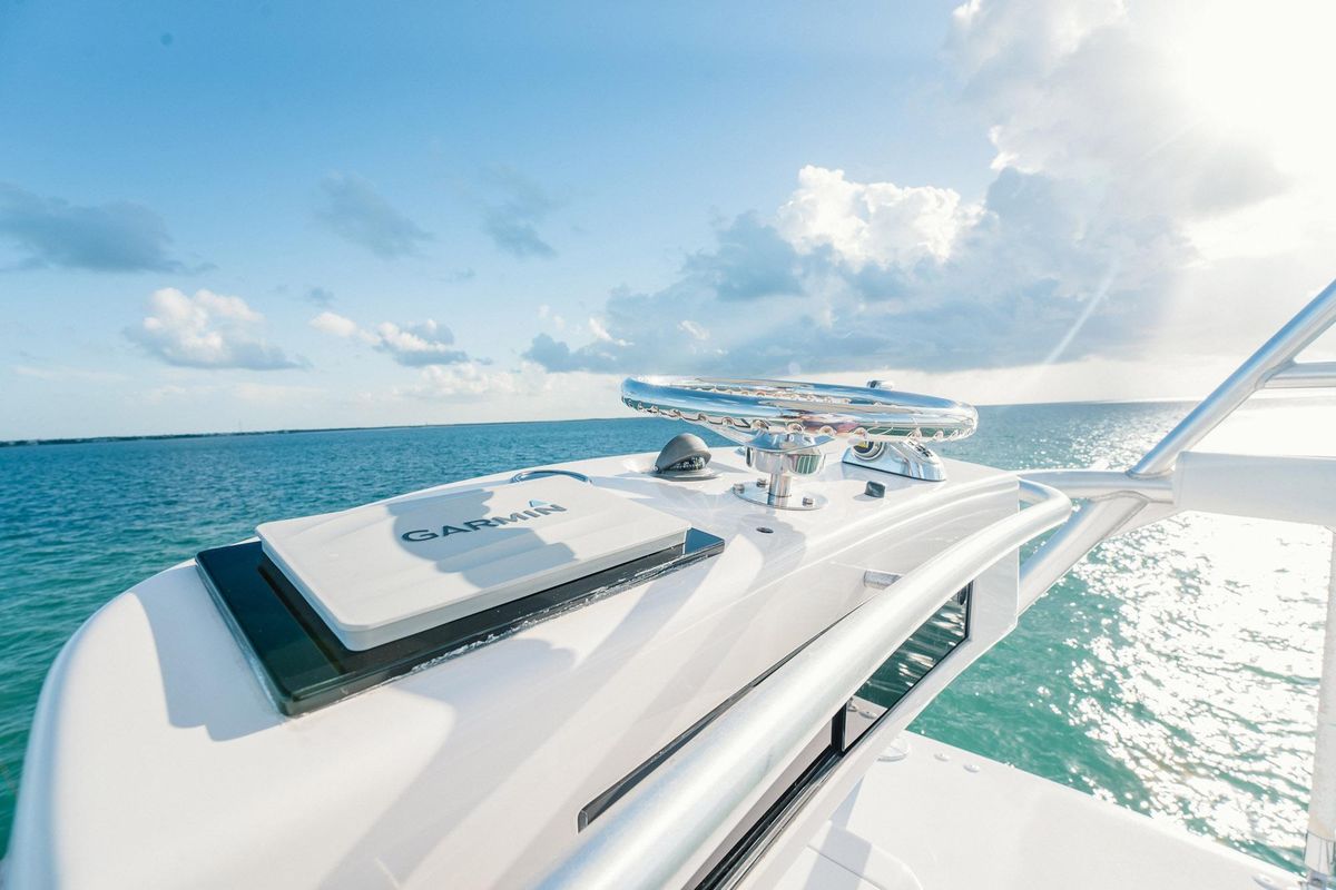 2005 Viking 48 