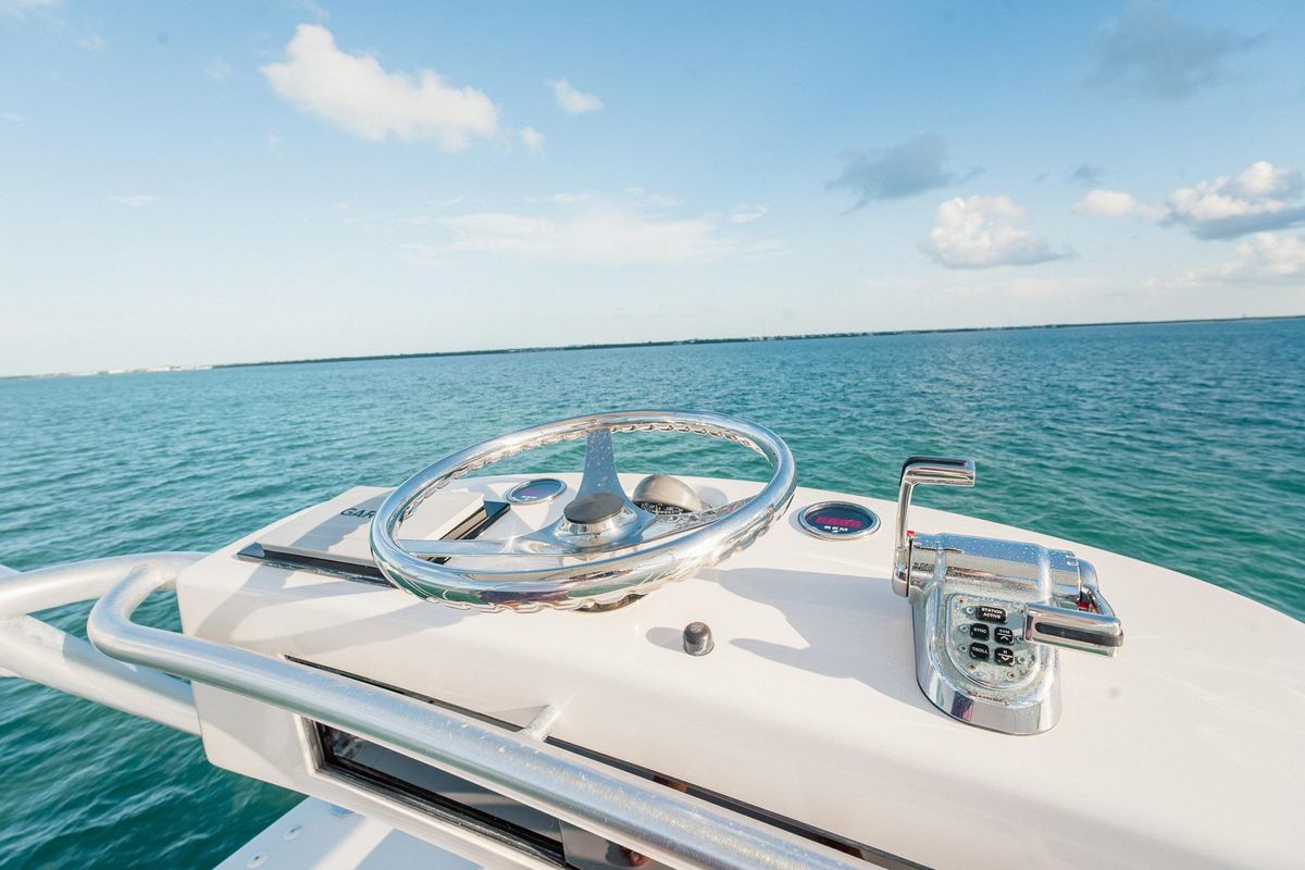 2005 Viking 48 