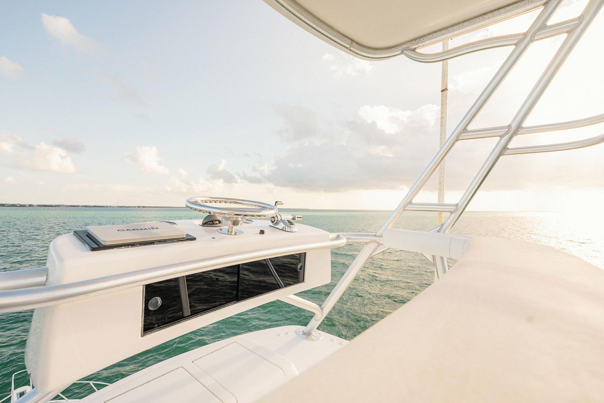 2005 Viking 48 