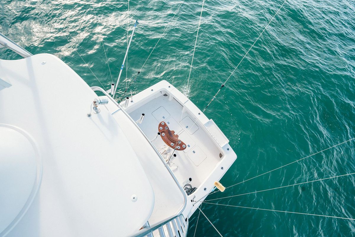 2005 Viking 48 