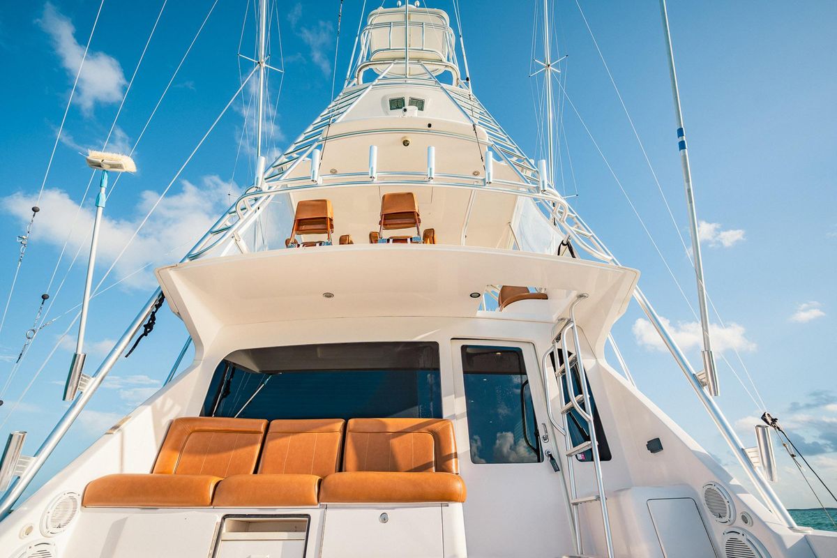 2005 Viking 48 