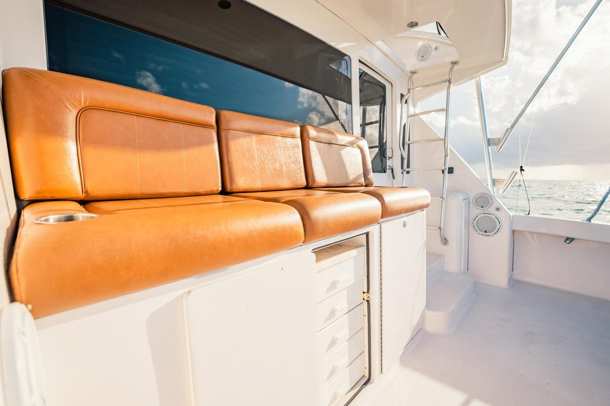2005 Viking 48 