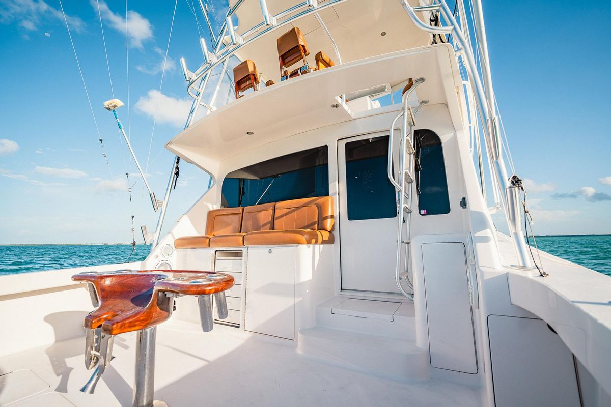 2005 Viking 48 