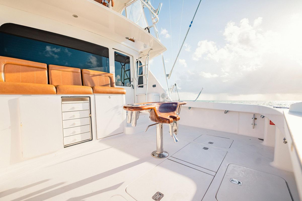 2005 Viking 48 