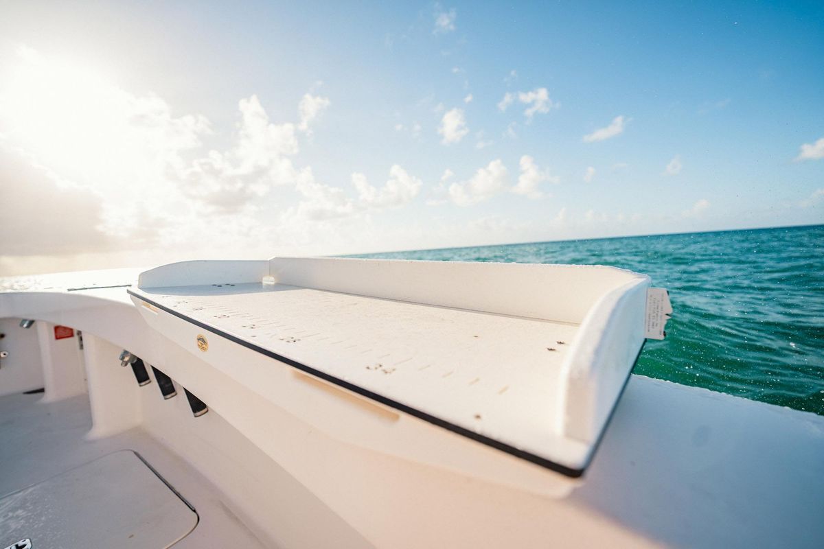 2005 Viking 48 