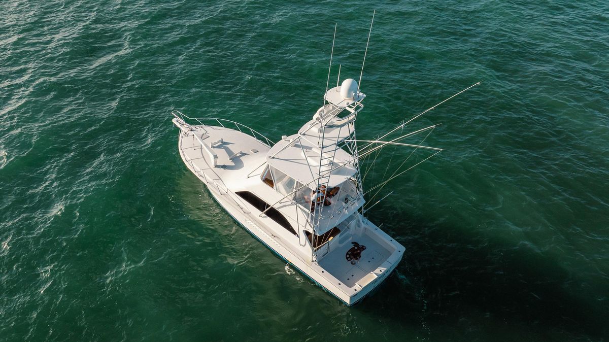 2005 Viking 48 