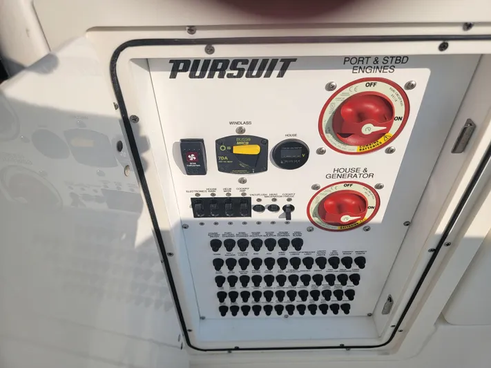 Over Bohr’d Yacht Photos Pics 