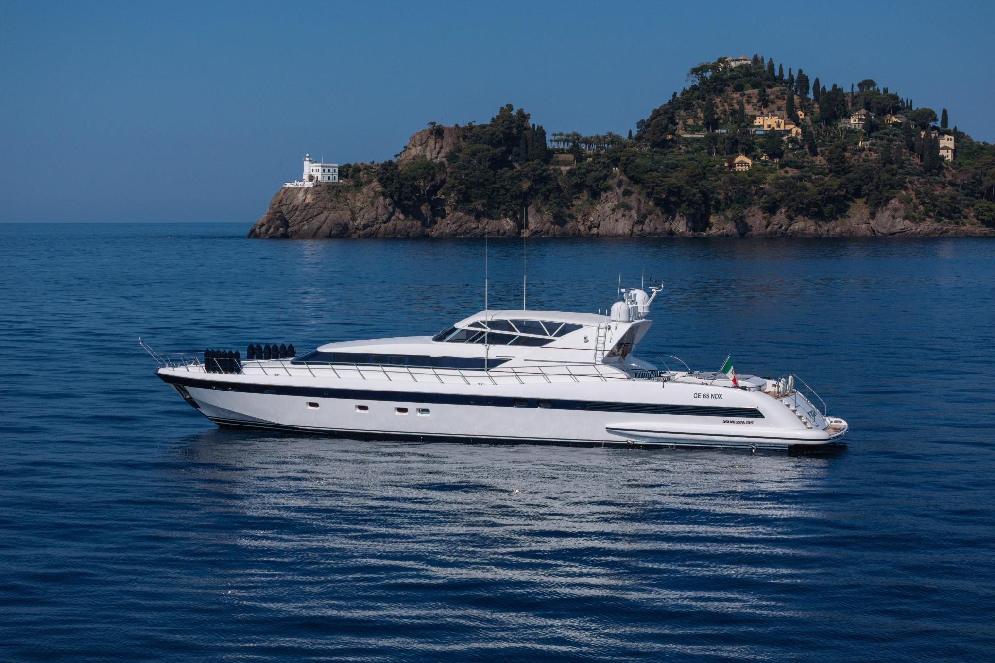 1999 Custom Overmarine 105 Sport