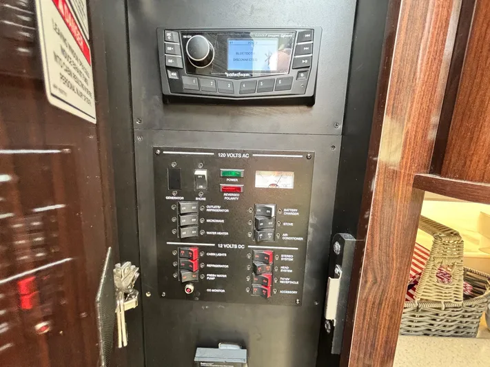 Sea Suite Yacht Photos Pics 