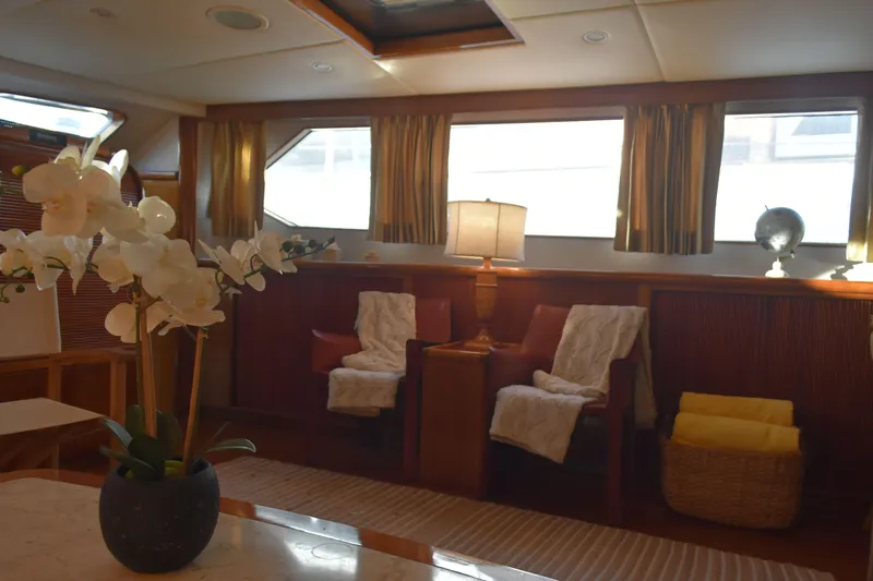 Sea Angel Yacht Photos Pics Salon, starboard