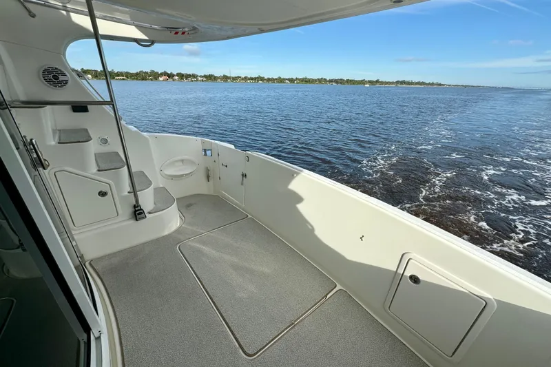  Yacht Photos Pics 2006 Silverton 38 Sport Bridge yacht deck with ocean view.