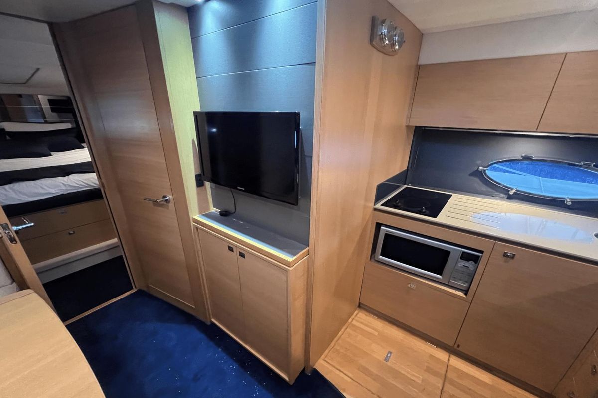 2013 Princess 42 