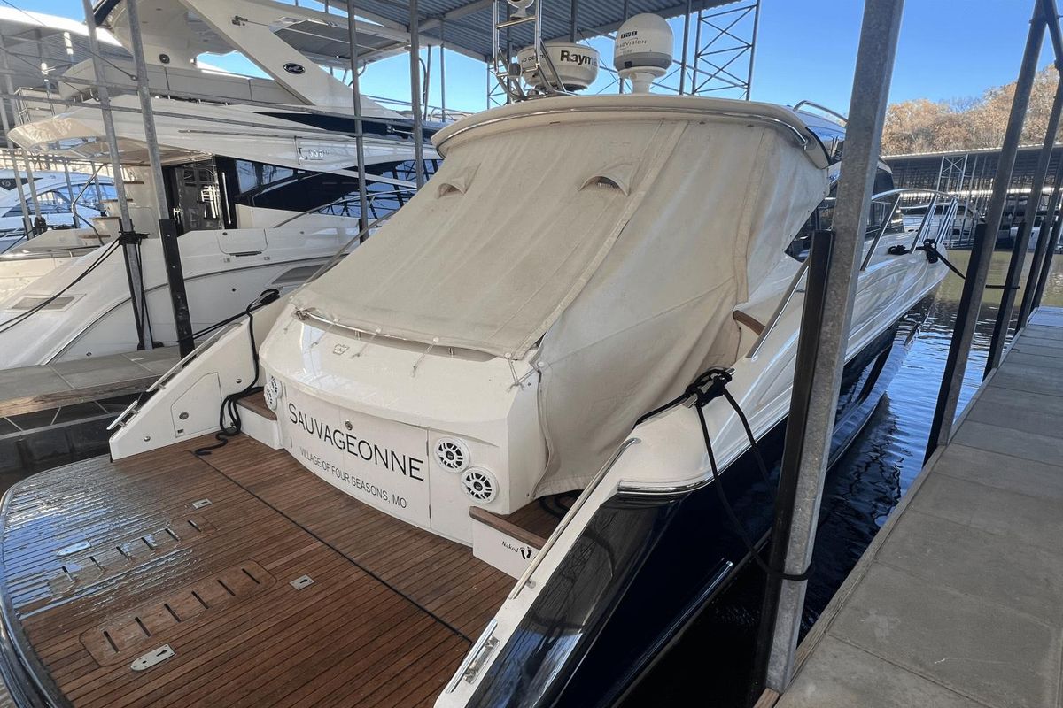 2013 Princess 42 