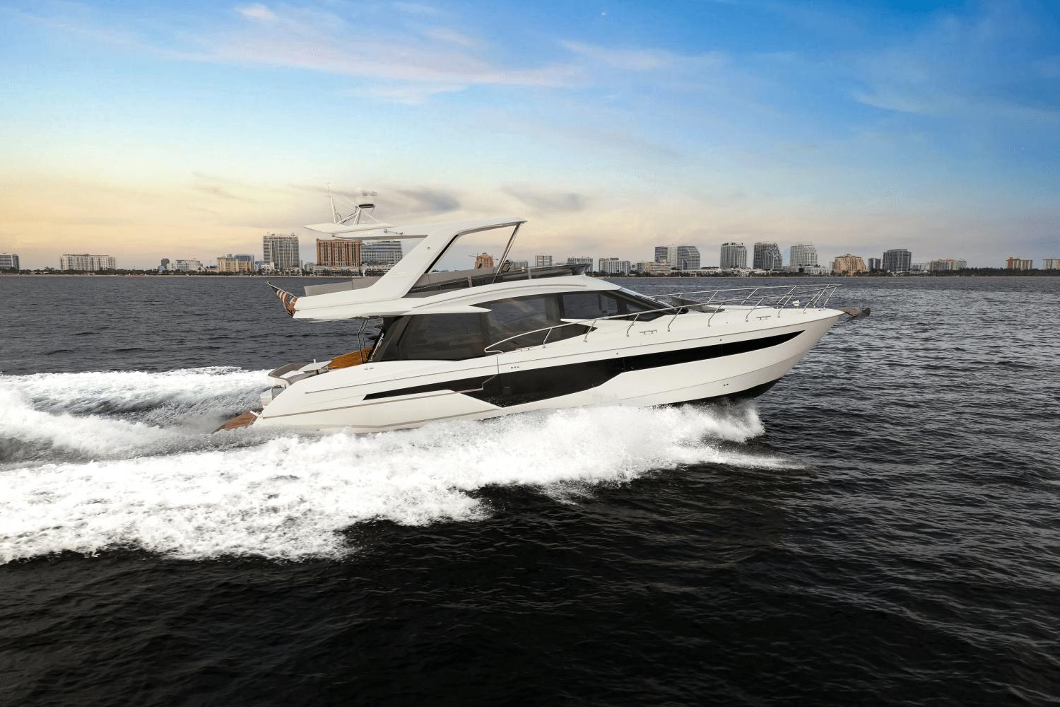 galeon yacht 500 fly