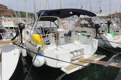 Beneteau Oceanis 38