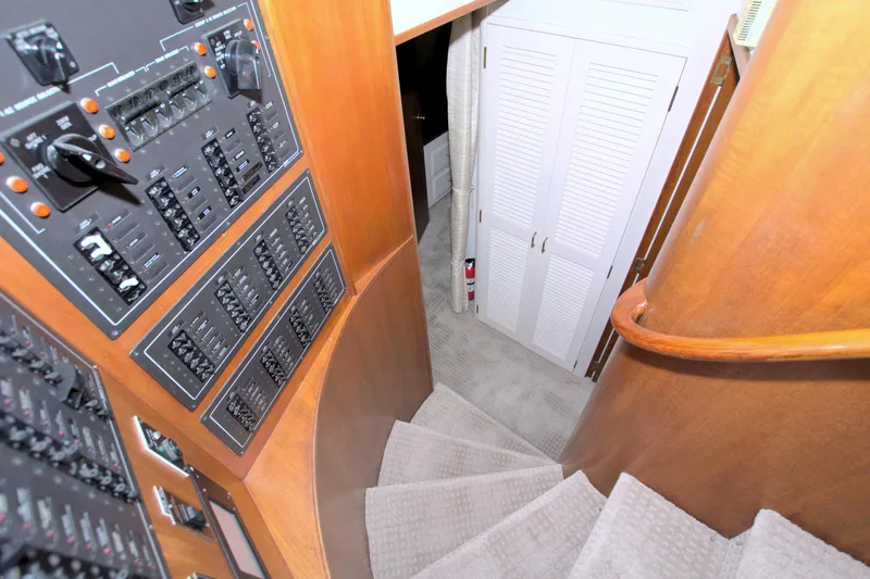 Brown Yacht Photos Pics 