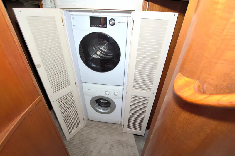 Brown Yacht Photos Pics 