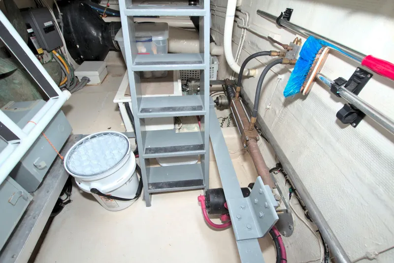 Brown Yacht Photos Pics 