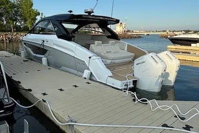 Cruisers Yachts 42 GLS