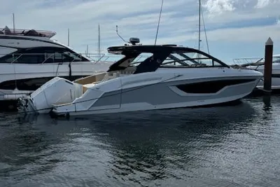 Cruisers Yachts 42 GLS OB