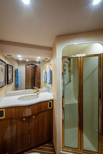 Done Deal Yacht Photos Pics 