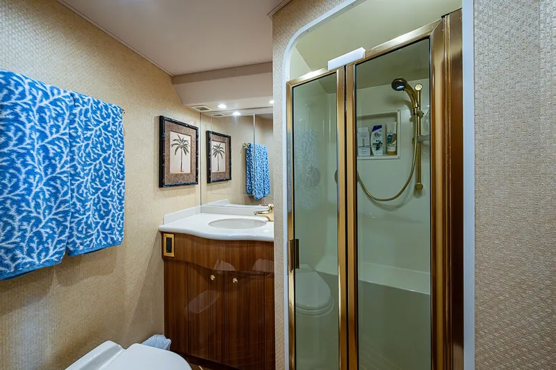 Done Deal Yacht Photos Pics 