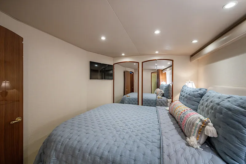 Done Deal Yacht Photos Pics 